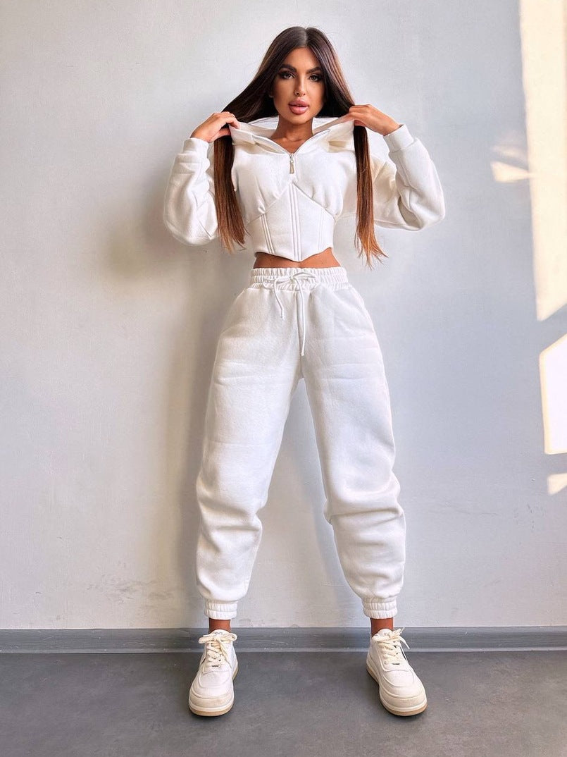 Damen Crop-Kapuzenjacke mit Korsagennaht und High-Waist Jogginghose Shop Nory