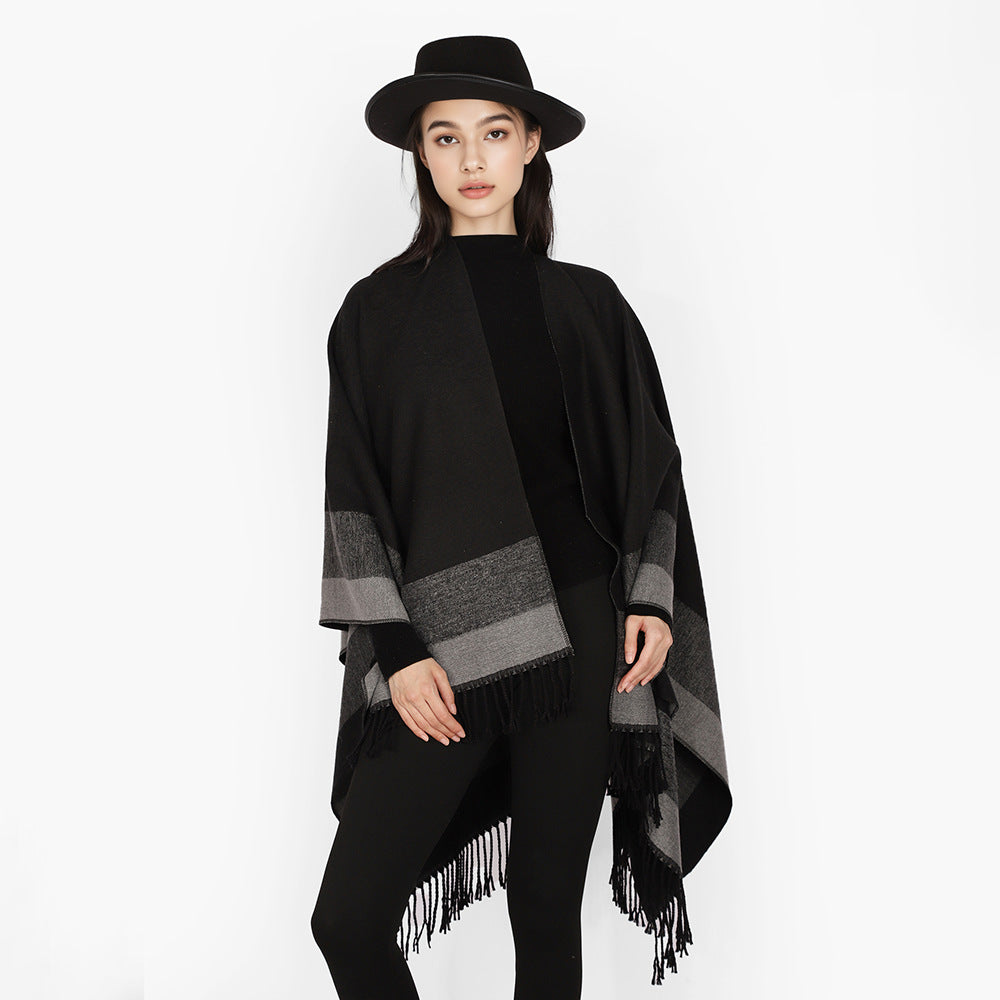 Damen Rechteckiger Wollmix-Poncho-Überwurf mit offener Front und feinem Fransensaum Shop Nory