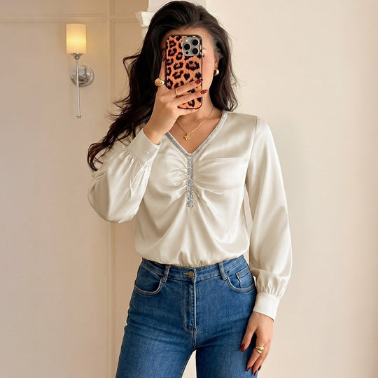 Damen Satinbluse mit V-Ausschnitt, geraffter Front und Strassdetails Shop Nory