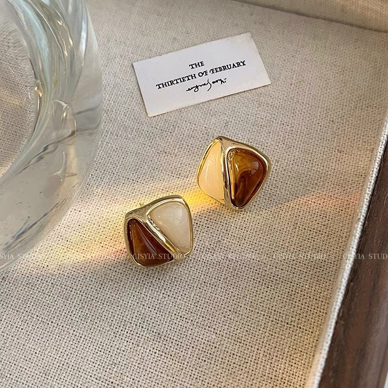 Damen Ohrstecker mit elegantem Marmor-Design und goldfarbener Umrandung Shop Nory