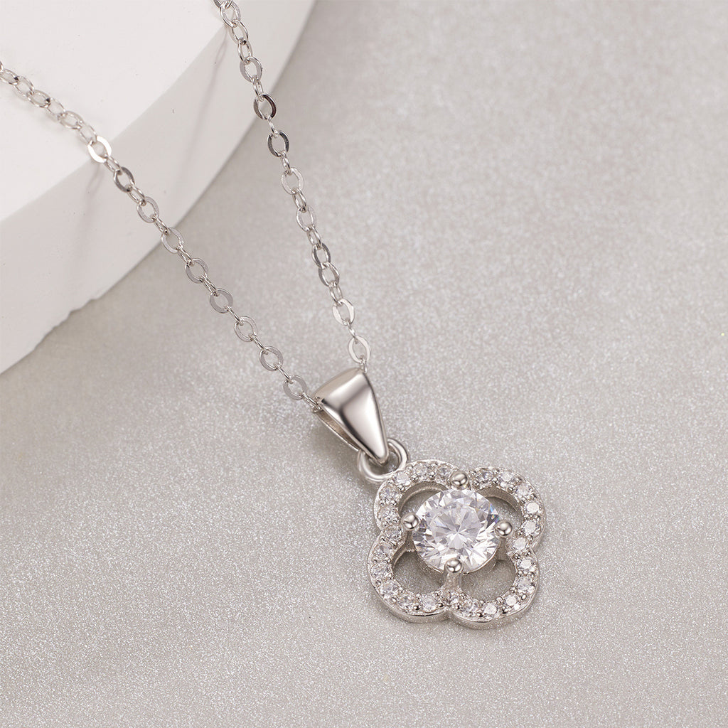 Damen elegante Halskette mit floralem Anhänger und funkelnden Zirkonia Shop Nory