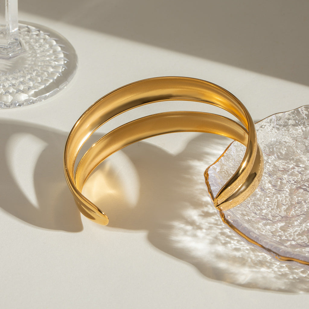 Damen Offenes Armreif mit elegantem Wellen-Design aus Edelstahl Shop Nory