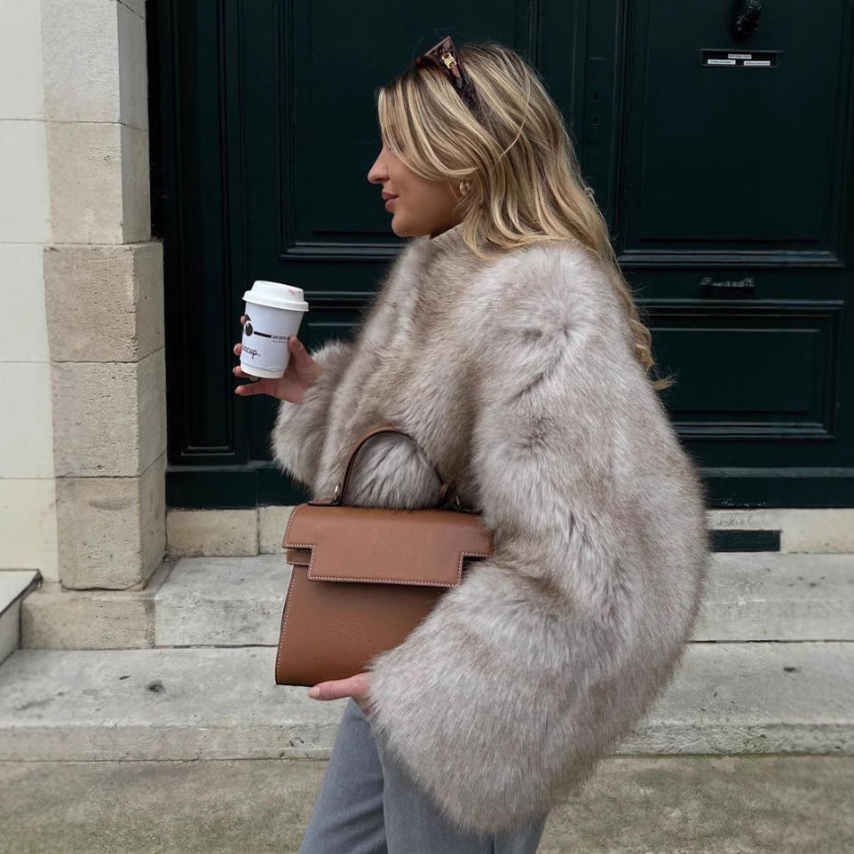 Damen Kurz geschnittene Shaggy-Faux-Fur Jacke mit kastiger Silhouette und extraweichem Hochflor Shop Nory