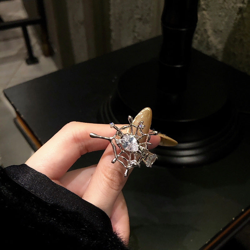 Damenring mit funkelnden Kristallakzenten und elegantem Design Shop Nory