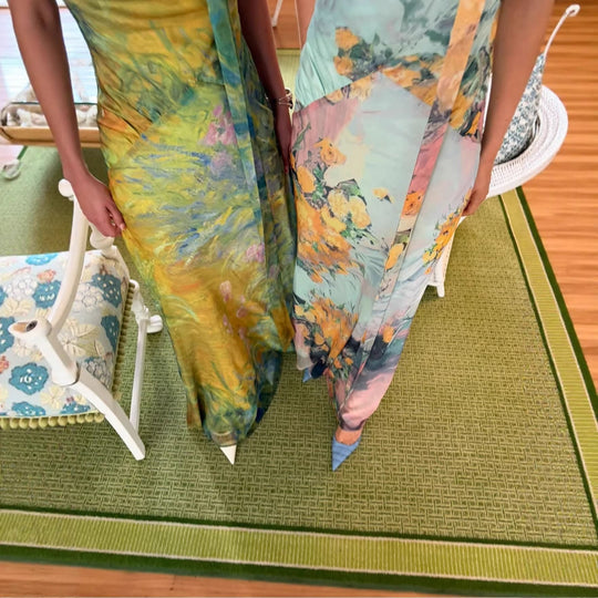 Damen Langes Kleid mit floralem Design und hochgeschlossenem Kragen Shopnory