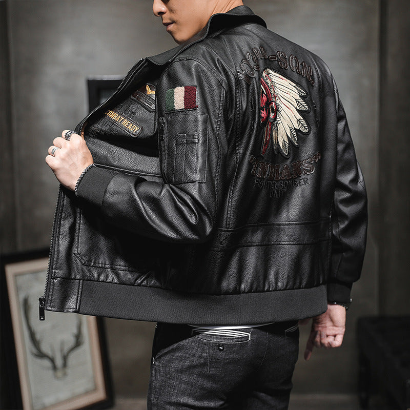 Herren Bomberjacke im Piloten-Look aus Lederimitat mit aufgesetzten Patches und Multifunktions-Taschen Shop Nory