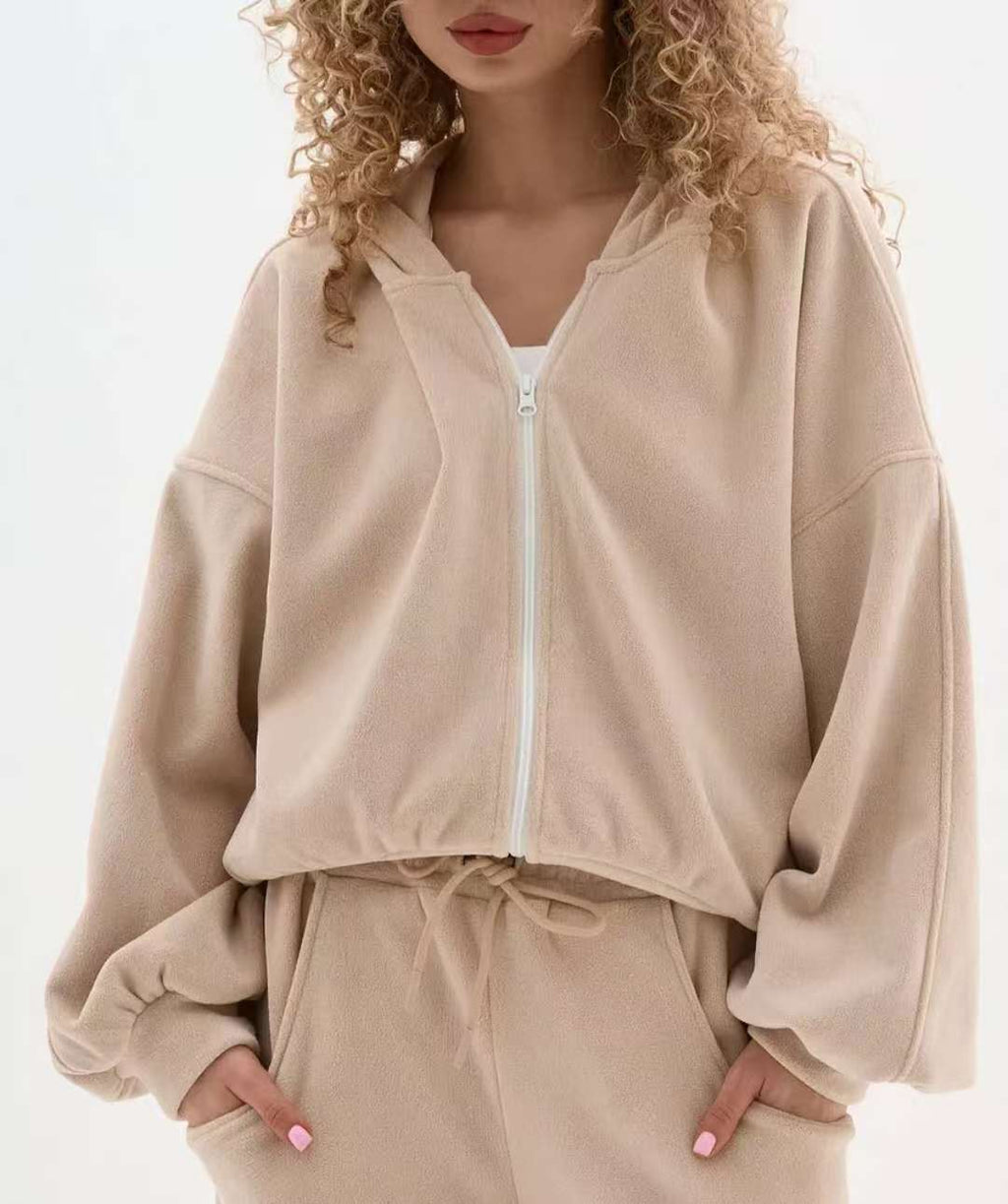 Damen cropped Kapuzenjacke aus weichem Fleece mit Reißverschluss Shopnory