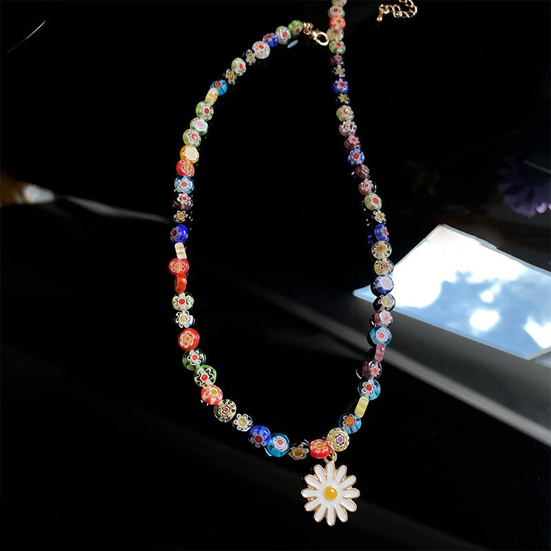 Bunte Halskette Mit Gänseblümchen-Anhänger | Shop Nory
