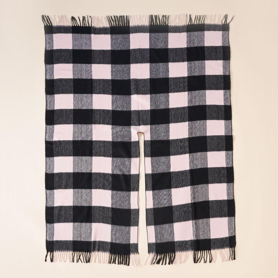 Damen Rechteckponcho im Ruana‑Stil aus Wollmix mit großen Karos und Fransensaum Shop Nory