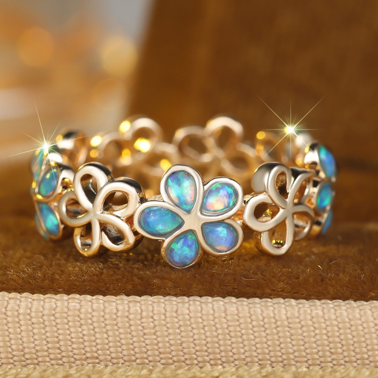 Damen Ring mit floralen, leuchtenden Opaleinsätzen Shop Nory