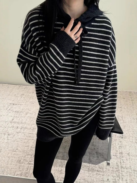 Damen Oversize-Kapuzenpullover aus weichem Feinstrick mit maritimem Streifenmuster Shop Nory