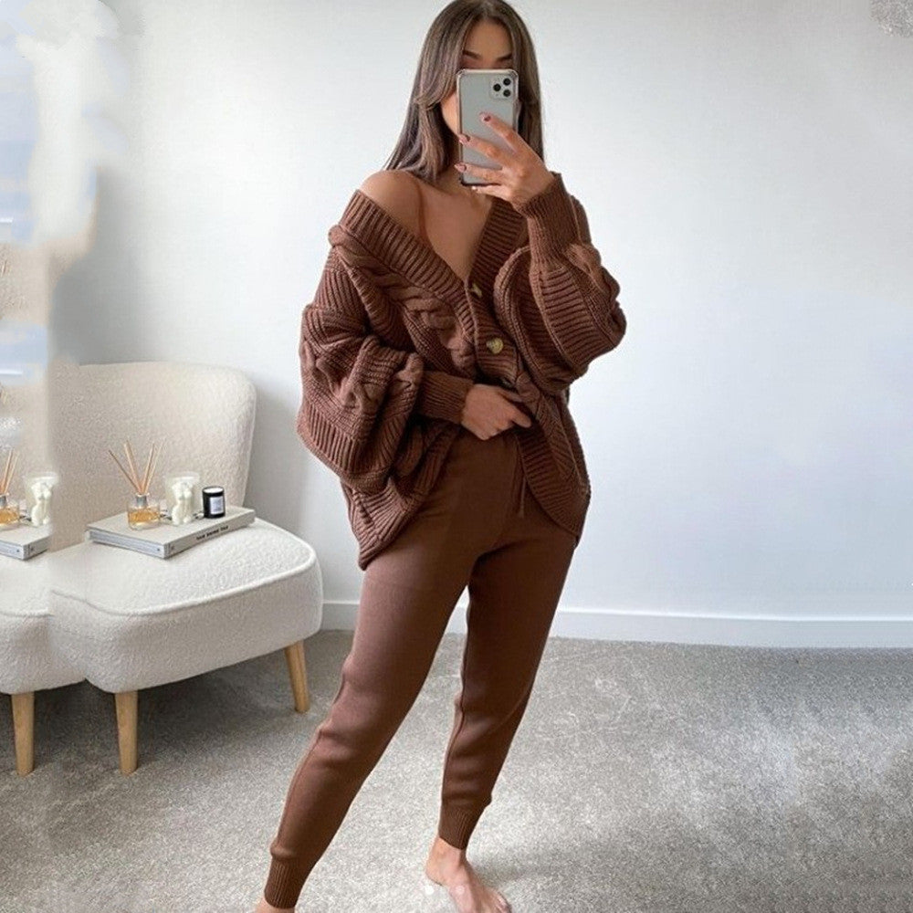 Damen nan kuscheliges Oversize Strickset bestehend aus Zopfmuster Cardigan und taillierter Strick-Jogginghose Shop Nory