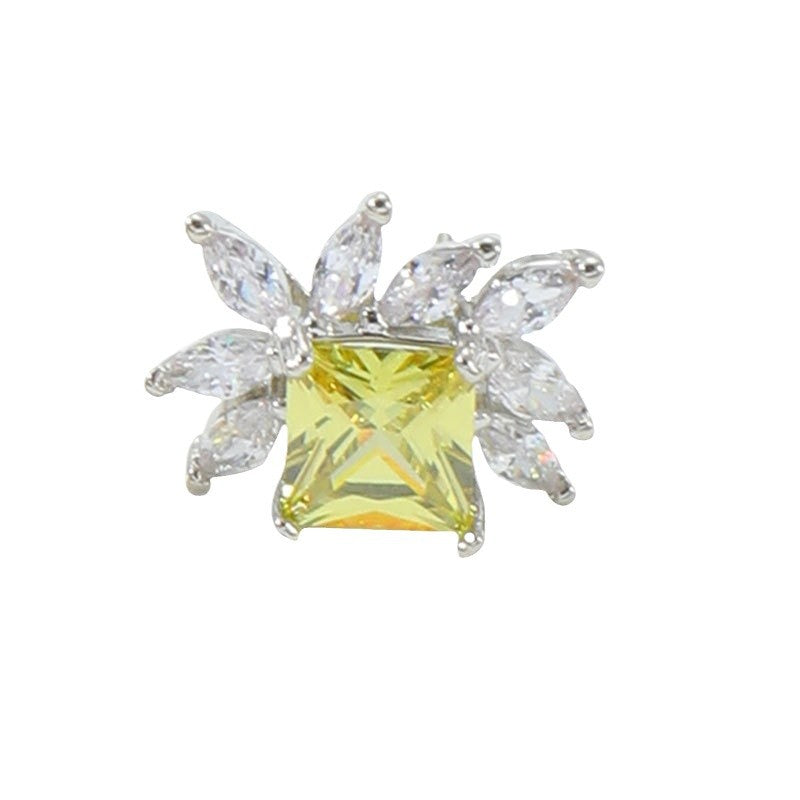 Damenohrringe mit floralem Design und funkelnden Kristallen Shop Nory