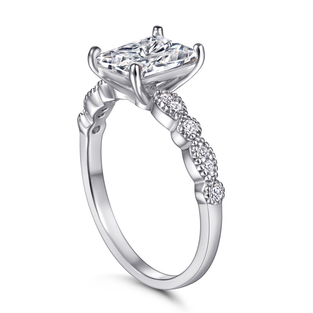 Damen Eleganter Verlobungsring mit quadratischem Diamant und filigranem Design Shop Nory