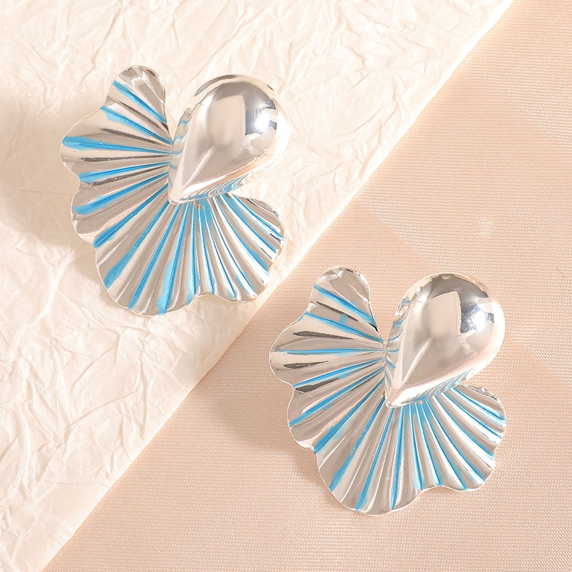 Damen Ohrringe im eleganten Blattdesign mit kunstvollen Details Shop Nory