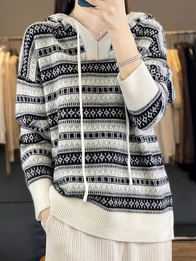 Damen Oversize Jacquard-Strickkapuzenpullover mit V‑Schlitz und gerippten Bündchen Shop Nory