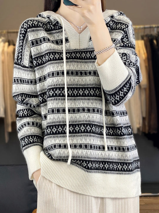 Damen Oversize Jacquard-Strickkapuzenpullover mit V‑Schlitz und gerippten Bündchen Shop Nory