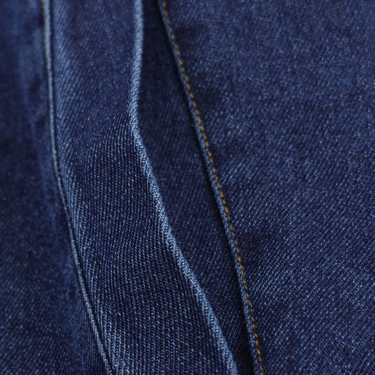 Damen cropped Denimjacke mit hochgeschlossenem Kragen und praktischen Taschen