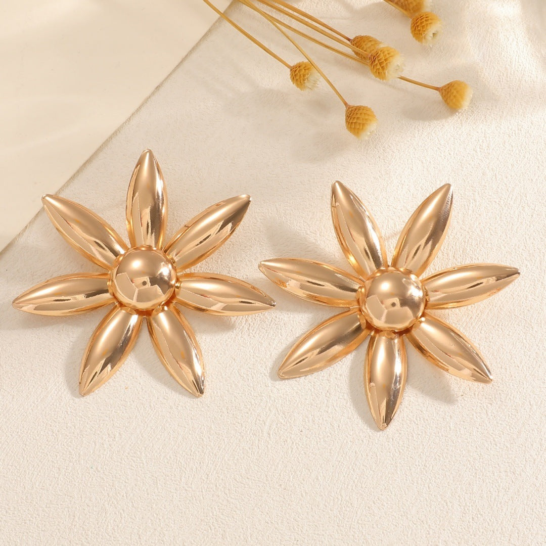 Damen Ohrringe mit modernem, skulpturalem Design Shop Nory