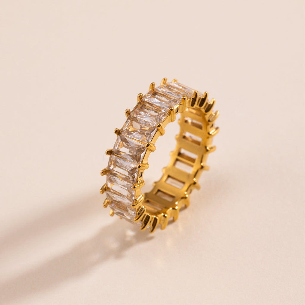 Damen eleganter und funkelnder Ring mit tropfenförmigen Zirkoniasteinen Shop Nory