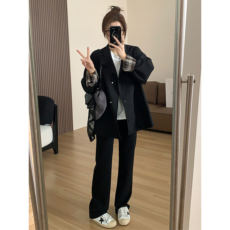 Damen Kurztrenchjacke im Oversize‑Boxy‑Schnitt mit Stehkragen und kariertem Ärmelaufschlag Shop Nory