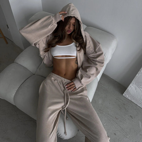 Damen kurzes Kapuzenzipper-Lounge-Set mit oversized Ärmeln und weitem Jogginghose-Schnitt Shop Nory