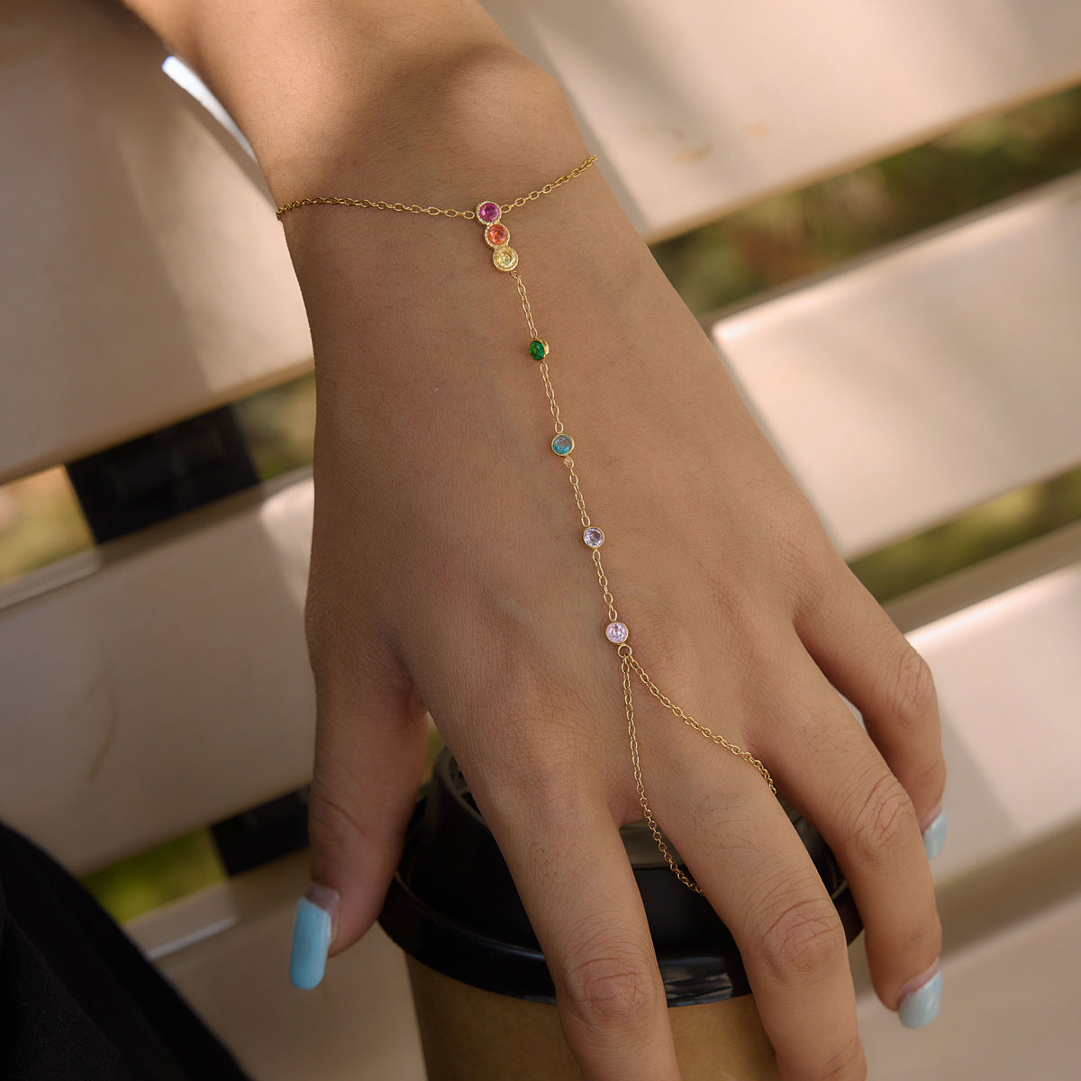 Damen Armband mit funkelnden Zirkonia aus hochwertigem Edelstahl Shop Nory