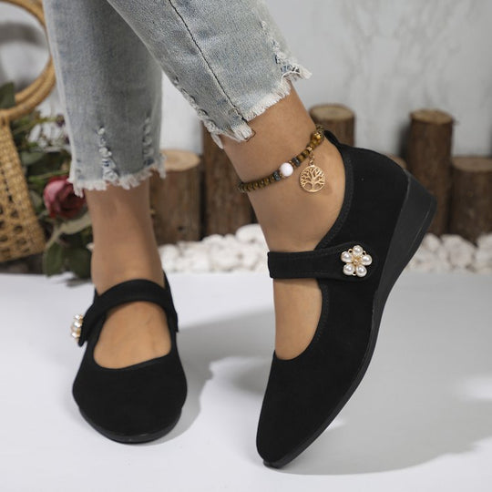Damen Mokassin-Schuhe mit elegantem Riemen und zeitloser Blütenapplikation Shopnory