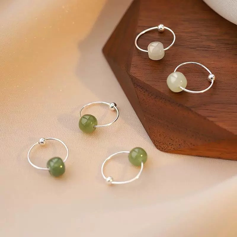 Damen Ohrringe mit elegantem minimalistischen Design und natürlichen Steinperlen Shop Nory