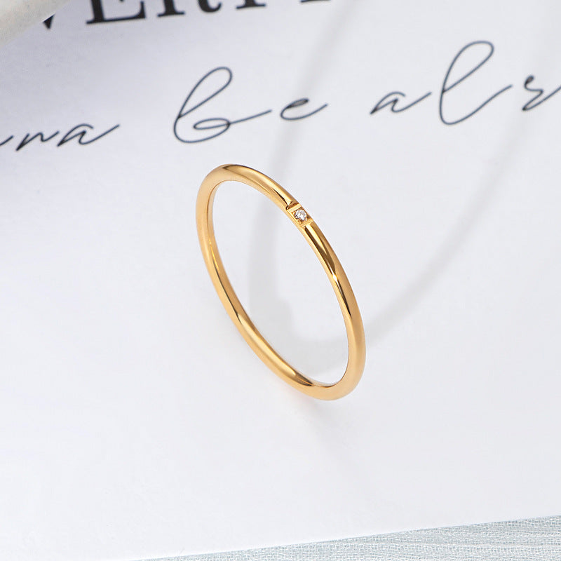 Damen schlichter Ring mit funkelnden Zirkonia-Details Shop Nory