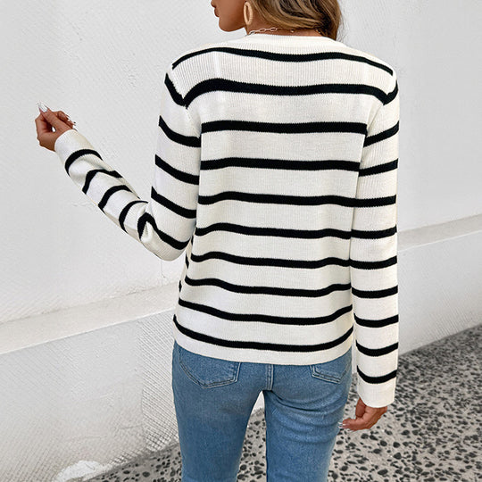 Damen Fein gestrickter Streifen-Cardigan mit Rundhalsausschnitt, goldenen Zierknöpfen und Eingrifftaschen Shop Nory