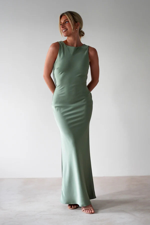 Damen Maxikleid mit elegantem Schnitt und fließendem Stoff