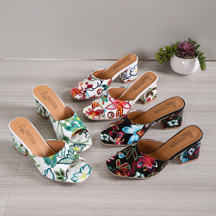 Damen Slip-On Mules mit floralem Allover-Print, mittelhohem Blockabsatz und gepolstertem Komfortfußbett Shop Nory