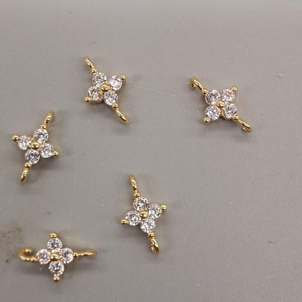 Zierlicher Blüten-Anhänger mit Zirkonia Für Diy Schmuck Vergoldet