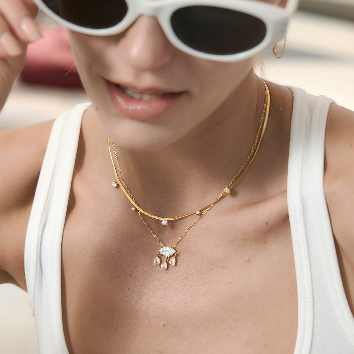 Damen Halskette mit funkelndem Kristallanhänger und hypoallergenem Edelstahl Shop Nory