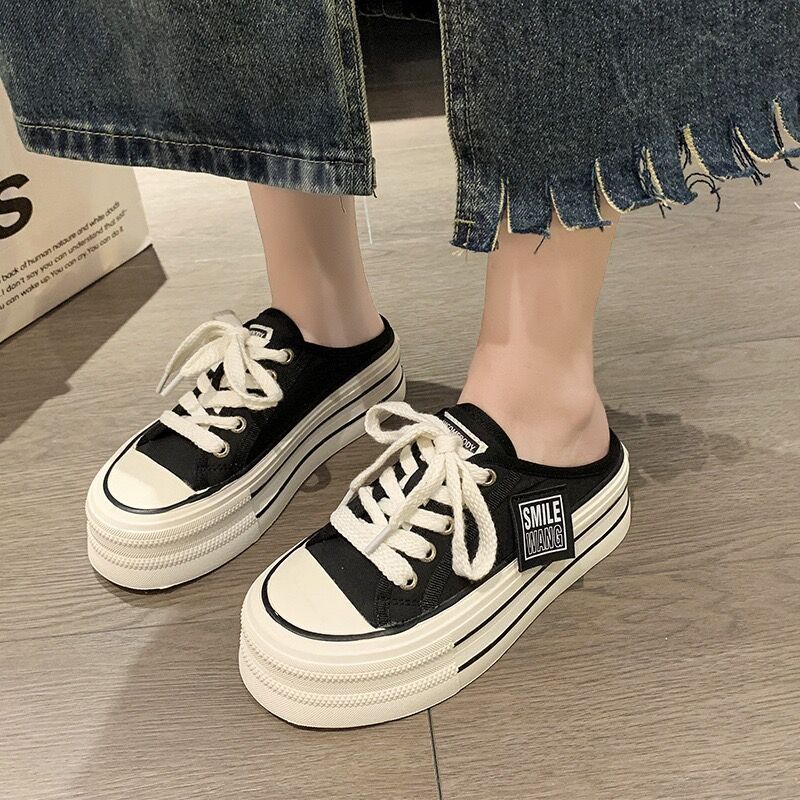 Damen Lässige Canvas-Sneaker mit strapazierfähigem Obermaterial und unverwechselbarem Design