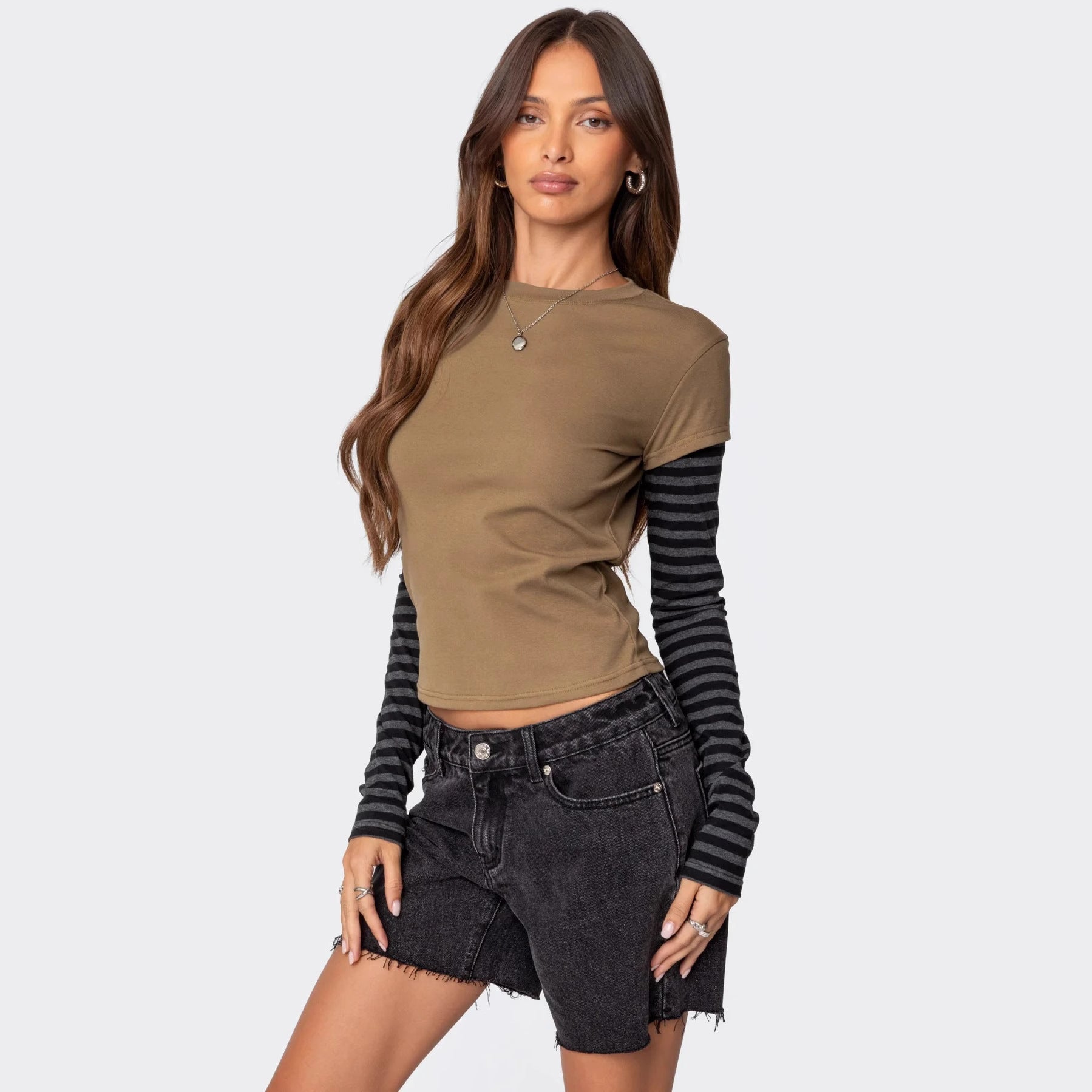 Damen modisches Langarmshirt mit einzigartigen Streifen und kurzem Schnitt Shopnory
