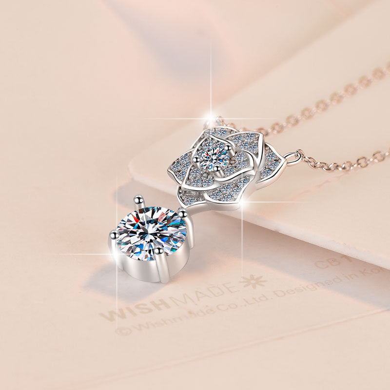 Damen Halskette mit filigranem Rosenanhänger und strahlendem Kristall Shop Nory