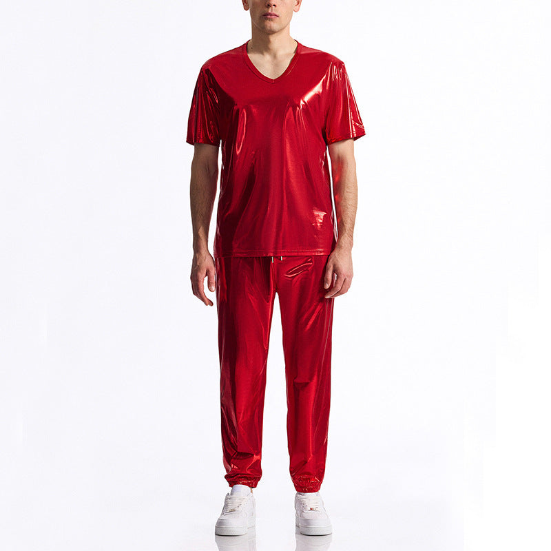 Herren Sportliches Set aus glänzendem Material mit V-Ausschnitt