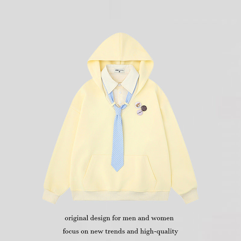 Damen Kapuzenpullover mit eingesetztem Hemdkragen und vorgebundener Krawatten-Applikation Shop Nory