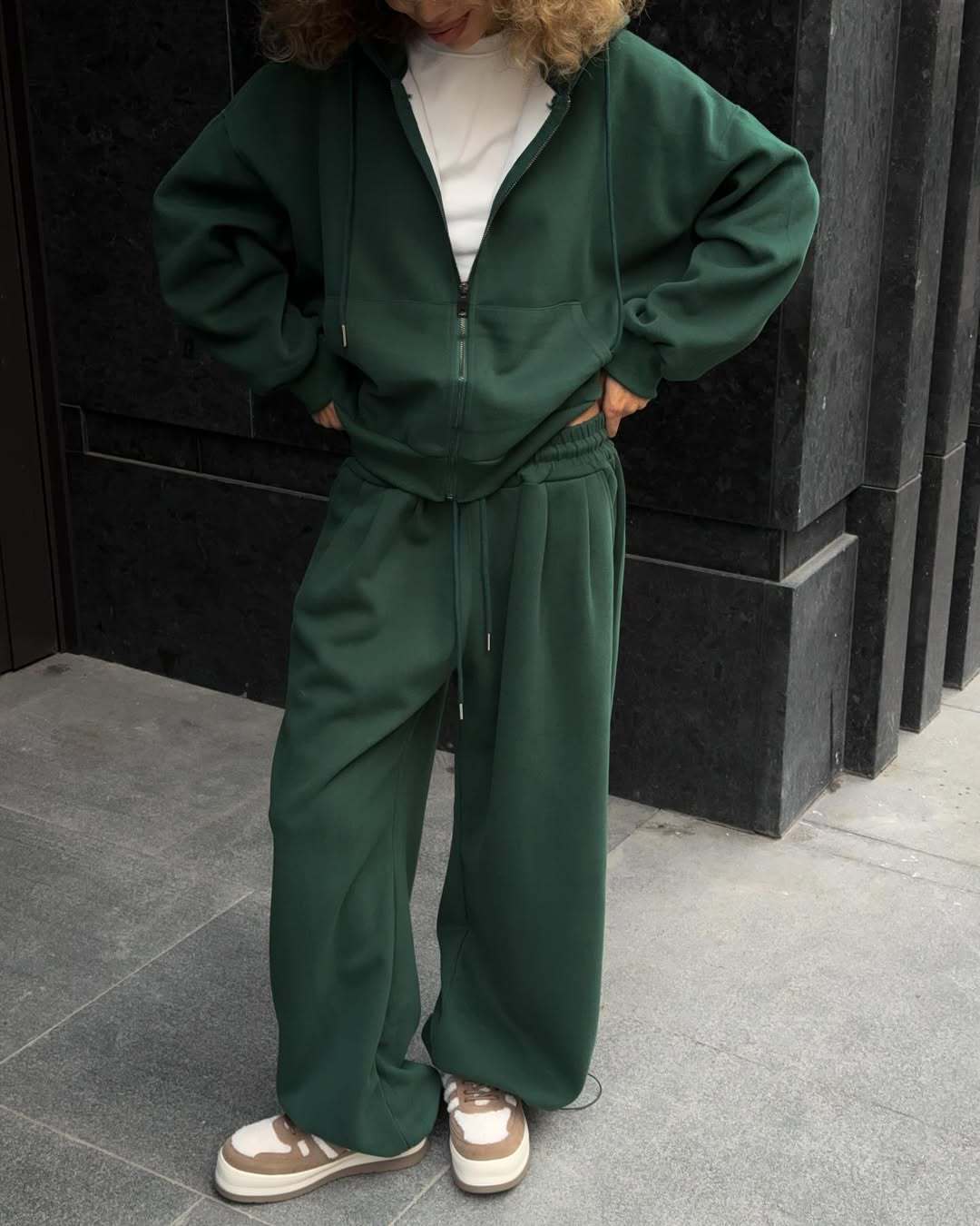Damen oversized Kapuzenjacke mit Reißverschluss und weiten Jogginghose Lounge-Set Shop Nory