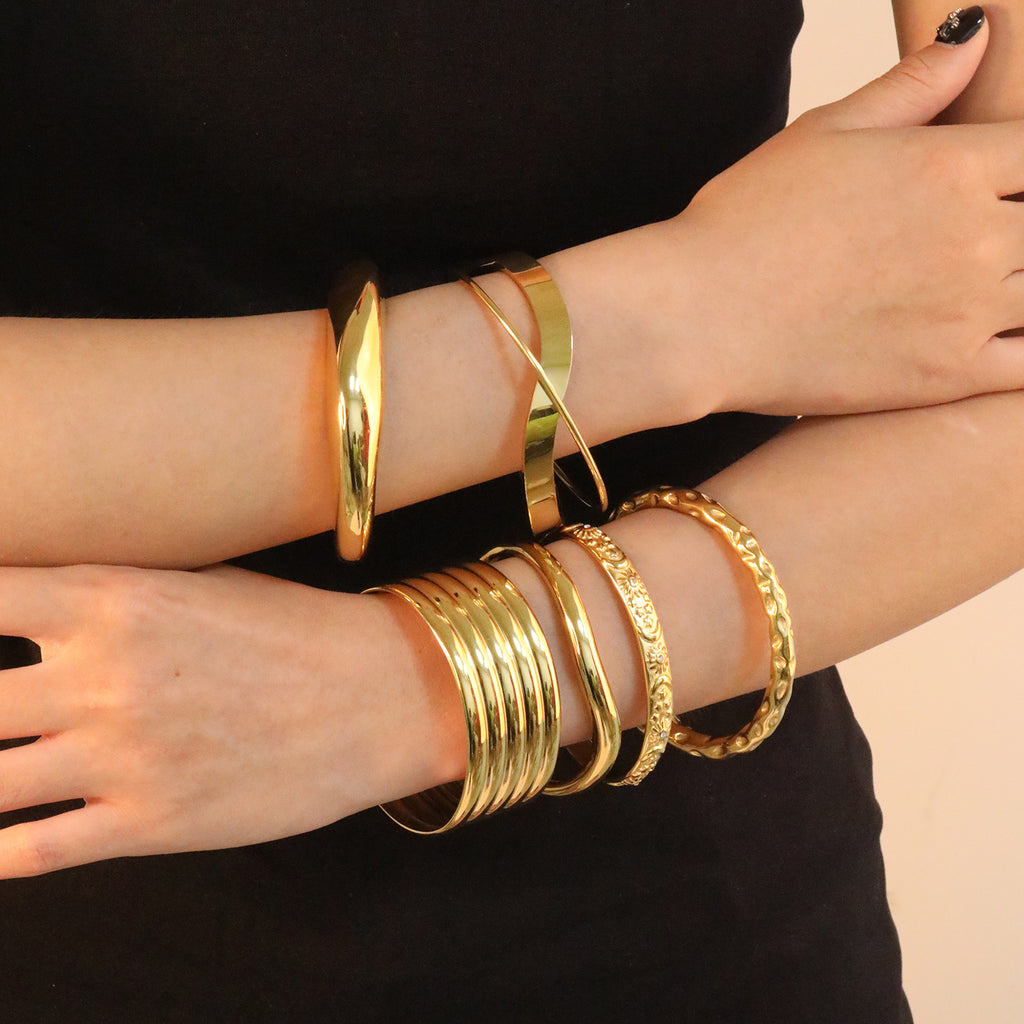 Damen offenes, verstellbares Armreif aus Edelstahl mit elegantem, geschwungenem Design Shop Nory