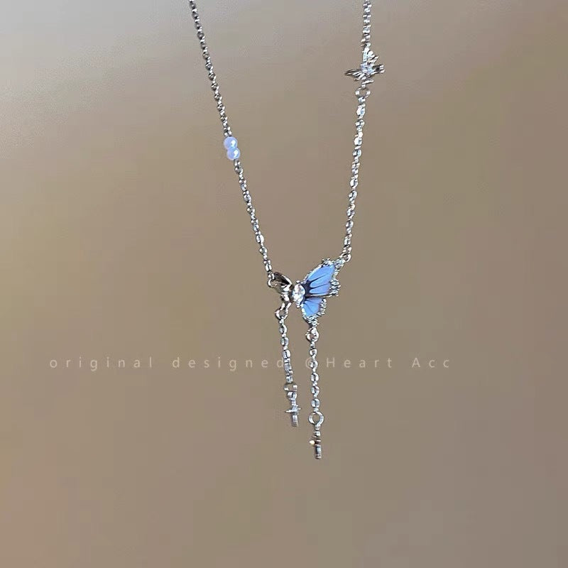 Damen Elegante und filigrane Kette mit Schmetterling Shop Nory