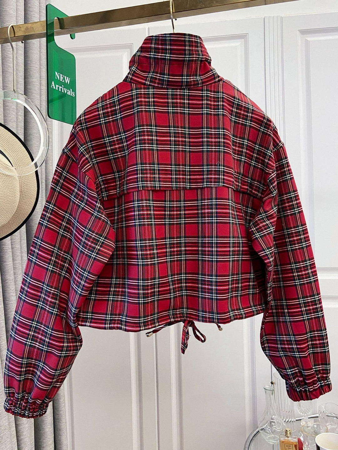 Damen Karo-Cropped-Jacke mit Stehkragen, Tunnelzug und elastischen Bündchen Shop Nory