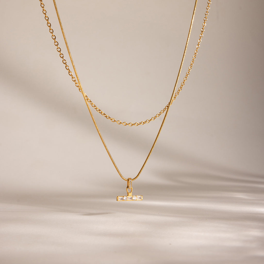 Damen Halskette mit elegantem mehrlagigem Design aus hypoallergenem Edelstahl und funkelnden Zirkonia Shop Nory