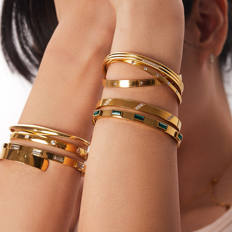 Damen Armreif mit elegantem Zirkonia-Besatz aus hochwertigem Edelstahl Shop Nory
