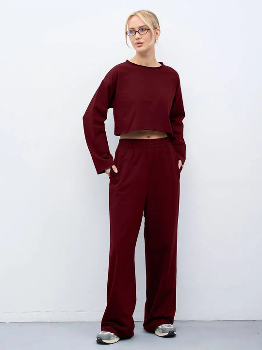 Damen Kurzgeschnittenes Sweatshirt und High-Waist Relax-Jogginghose Set Shop Nory