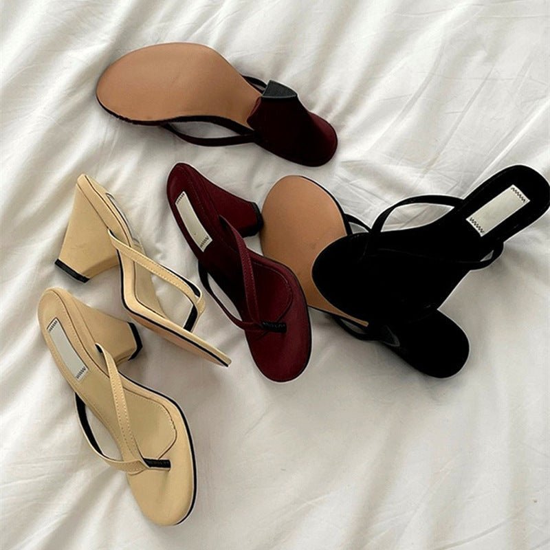 Damen Zehentrenner mit elegantem Design und komfortablem Fußbett