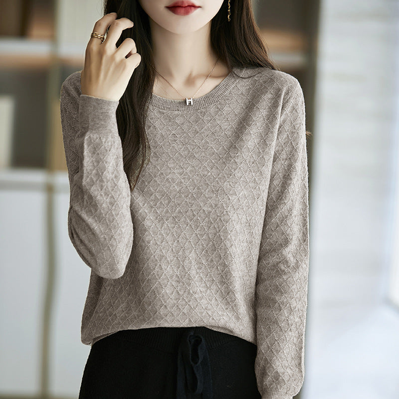 Damen Lässiger Feinstrickpullover mit dezentem Rautenmuster und gerippten Bündchen Shop Nory