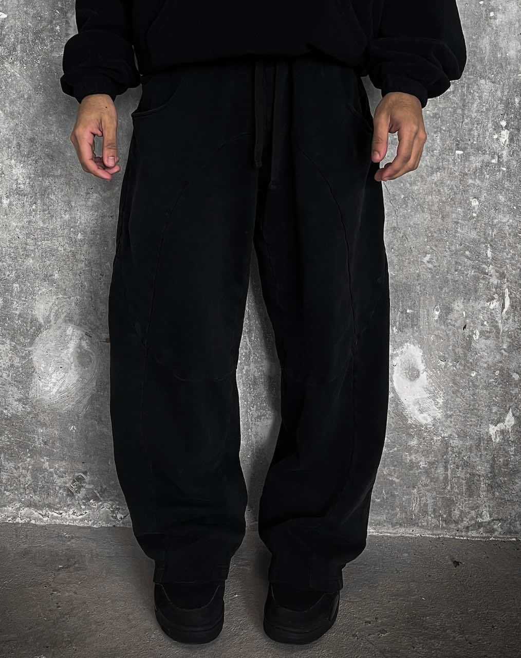 Herren nan Oversize-Freizeitjogger mit geschwungenen Nahtdetails, Kordelzugbund und elastischen Beinabschlüssen Shopnory